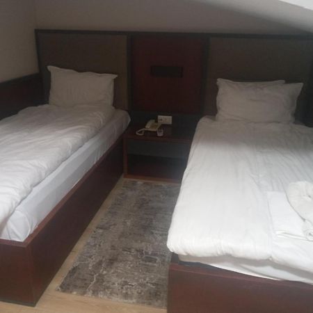Hotel Oferta 프리즈렌 외부 사진