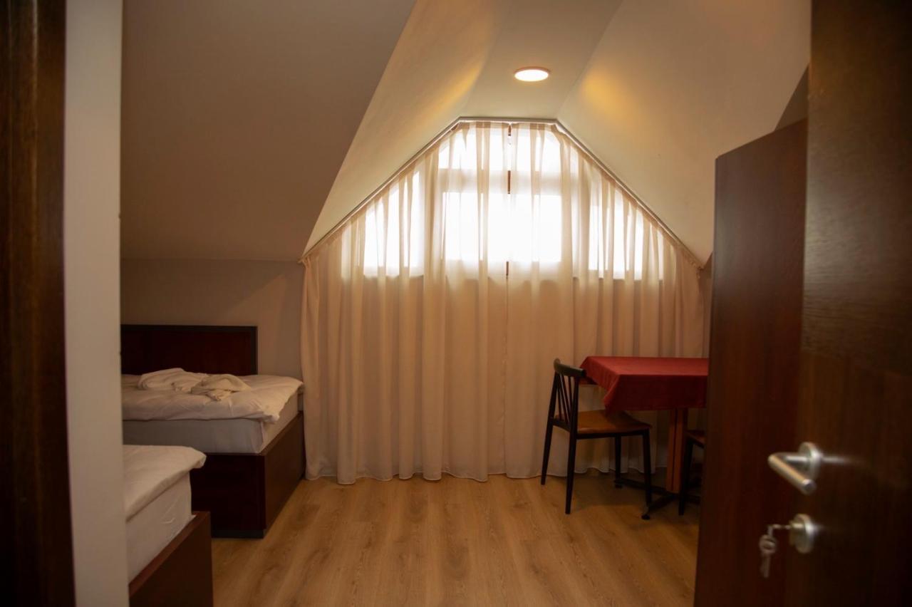 Hotel Oferta 프리즈렌 외부 사진