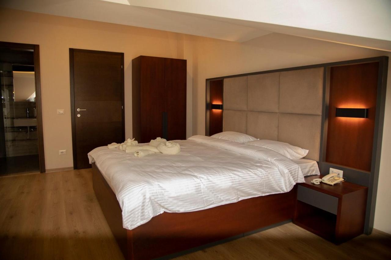 Hotel Oferta 프리즈렌 외부 사진