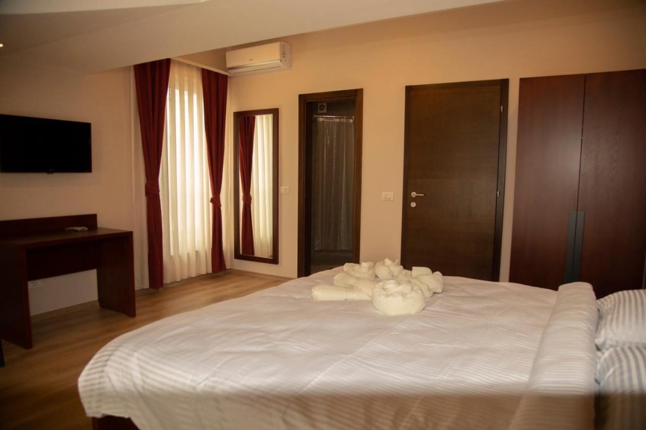 Hotel Oferta 프리즈렌 외부 사진