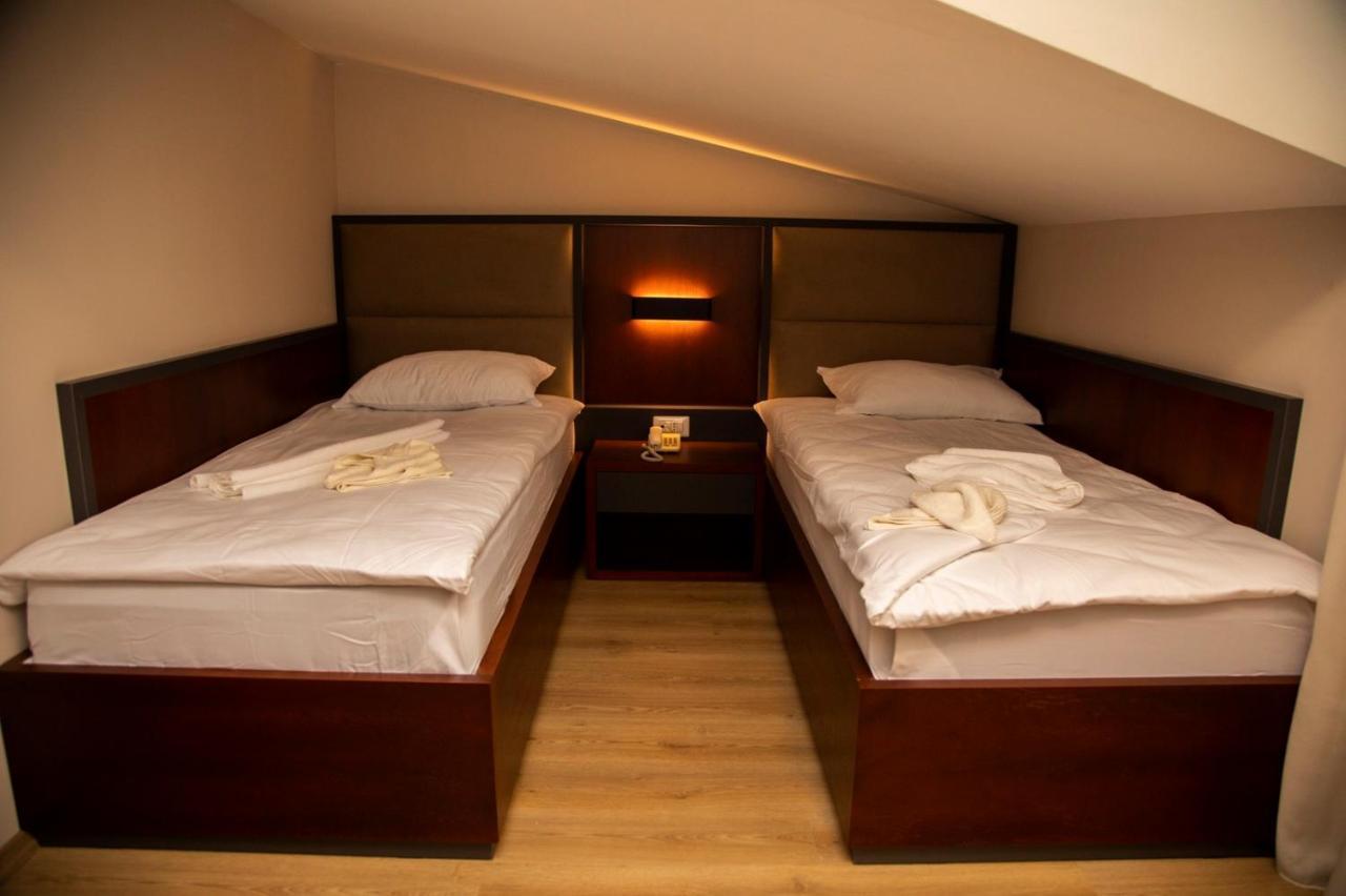 Hotel Oferta 프리즈렌 외부 사진
